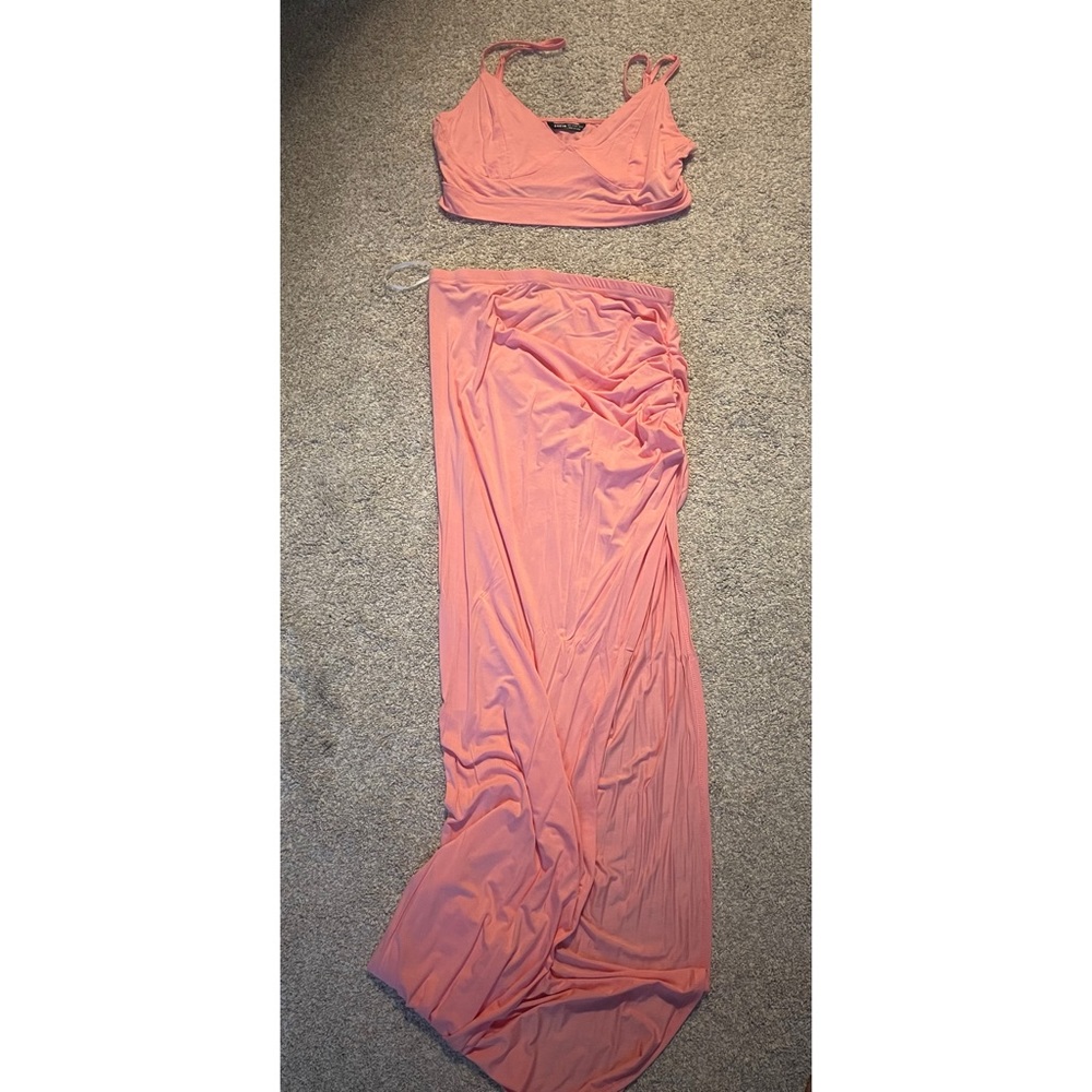 Two piece set - Picture 2 of 2